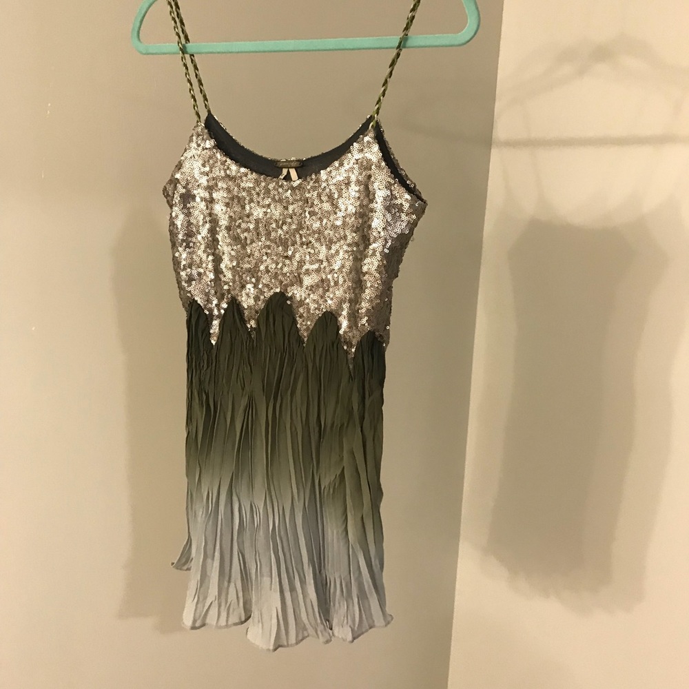 Gimmicks by BKE Sequined Tank
